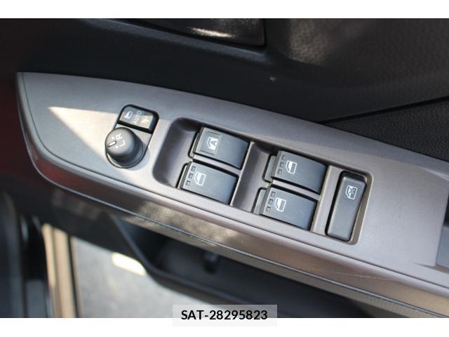 Toyota ROOMY 2021-04 8283521-9