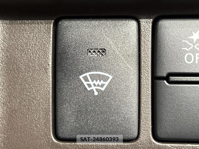Toyota ROOMY 2024-06 8283806-3