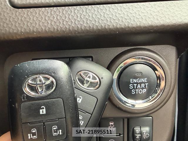 Toyota ROOMY 2021-04 8284102-10