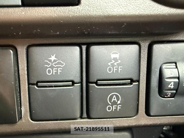 Toyota ROOMY 2021-04 8284102-9