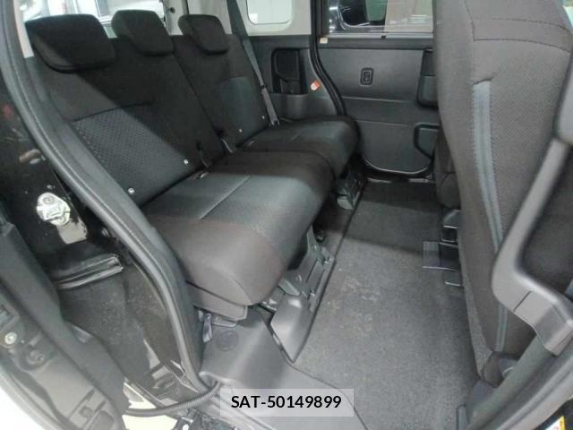 Toyota ROOMY 2023-10 8284694-5