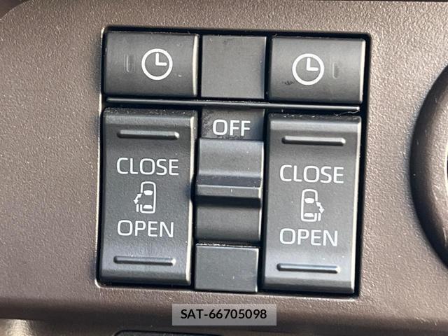 Toyota ROOMY 2023-05 8285048-5