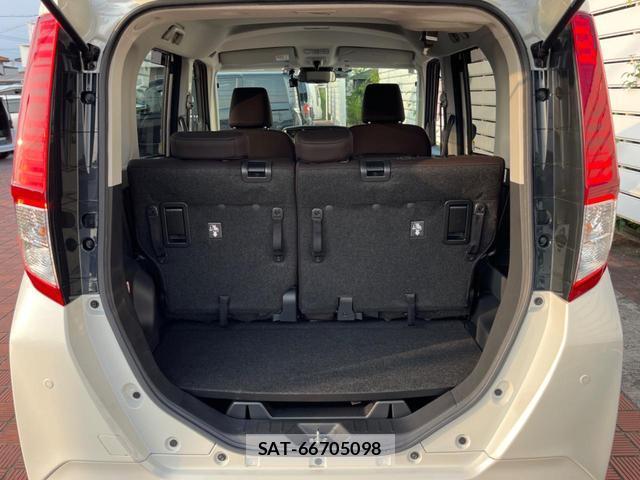 Toyota ROOMY 2023-05 8285048-9