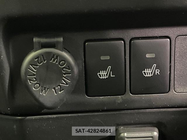 Toyota ROOMY 2022-03 8285161-5