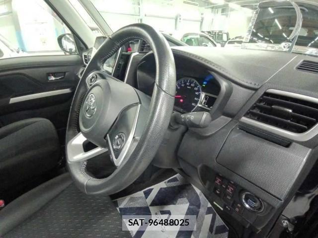 Toyota ROOMY 2022-01 8285340-3