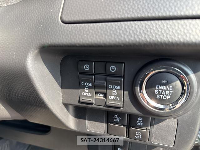 Toyota ROOMY 2022-03 8285410-19