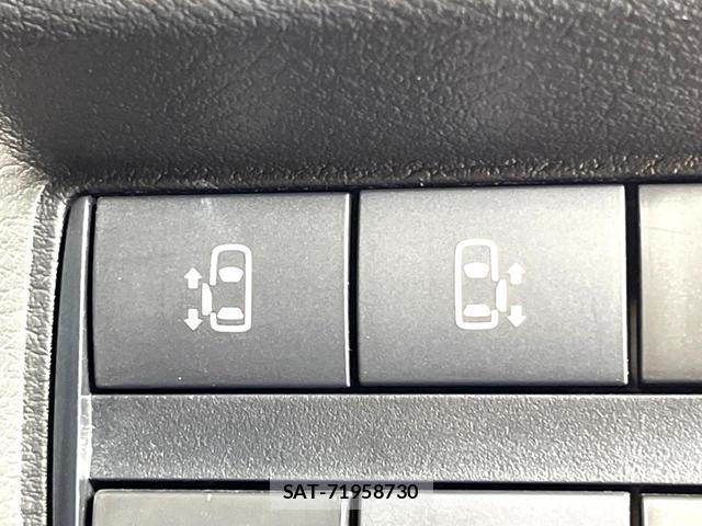 Nissan ROOX 2022-09 8277392-3