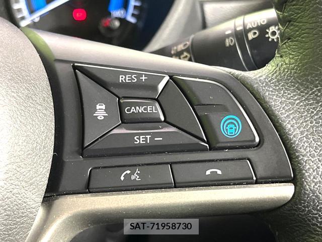 Nissan ROOX 2022-09 8277392-6