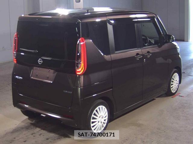 Nissan ROOX 2023-08 8277901-5
