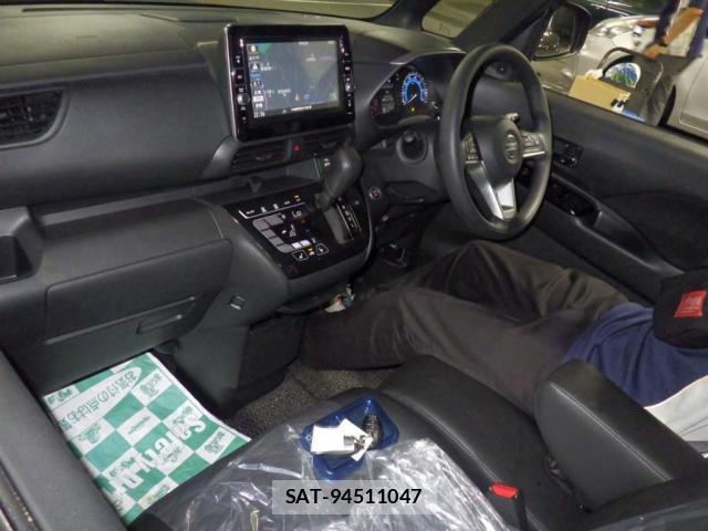 Nissan ROOX 2022-08 8277951-2