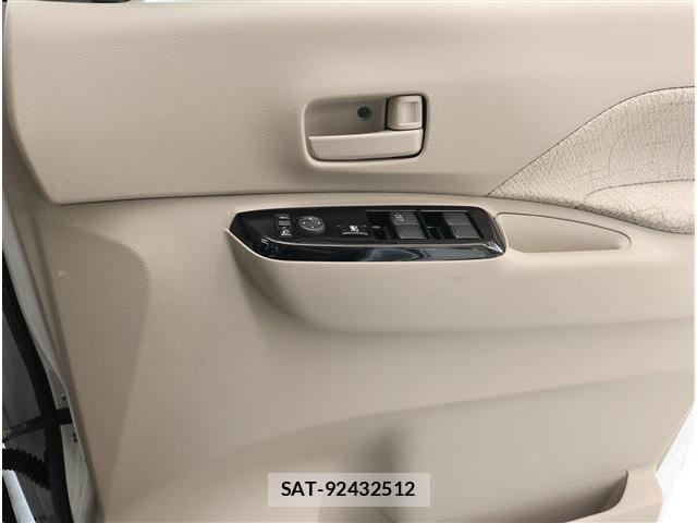 Nissan ROOX 2022-06 8279104-4
