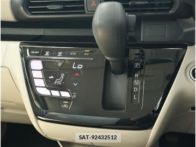Nissan ROOX 2022-06 8279104-8