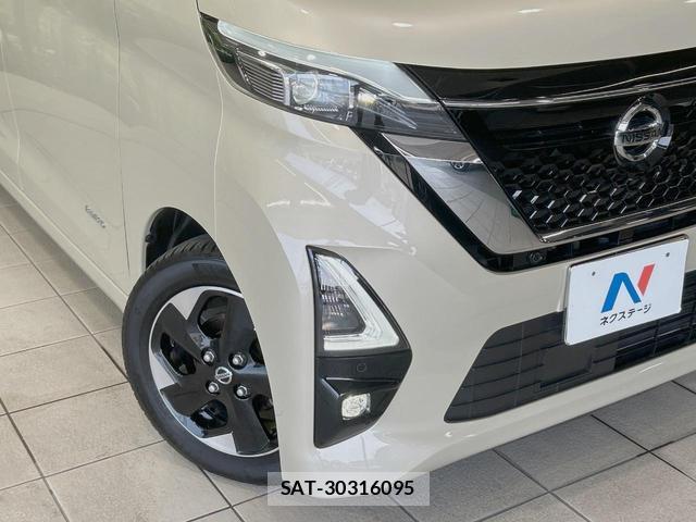 Nissan ROOX 2022-05 8279120-11