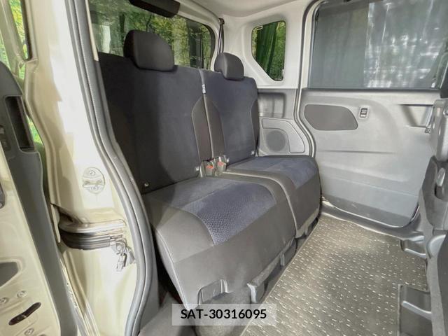 Nissan ROOX 2022-05 8279120-8