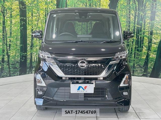 Nissan ROOX 2021-11 8279122-13