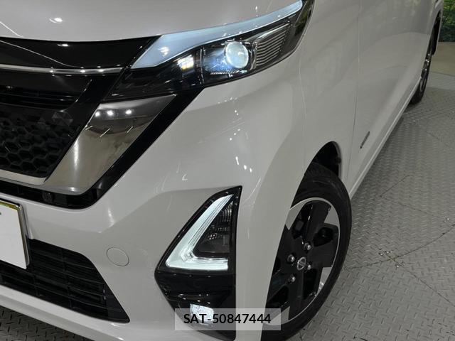 Nissan ROOX 2022-04 8279273-11