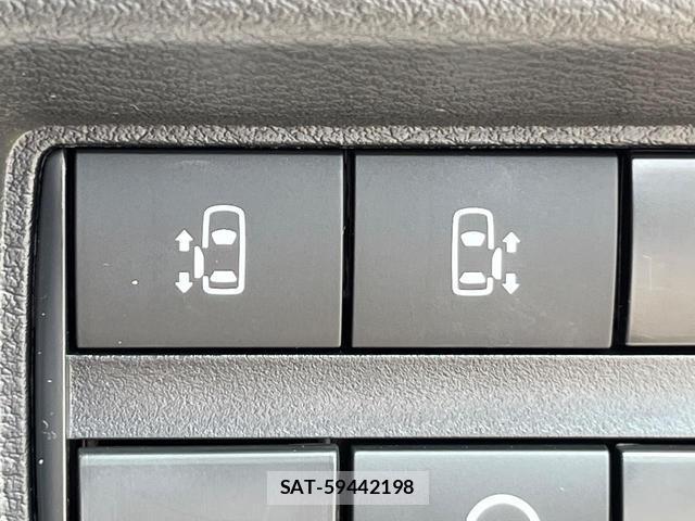 Nissan ROOX 2023-09 8279422-4