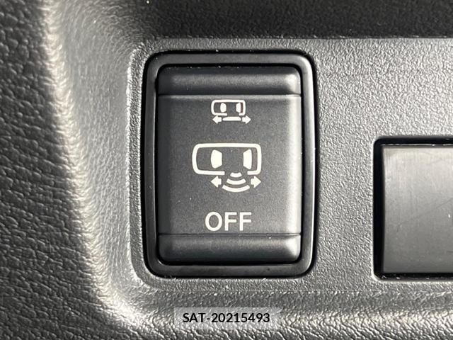 Nissan ROOX 2020-09 8279605-3