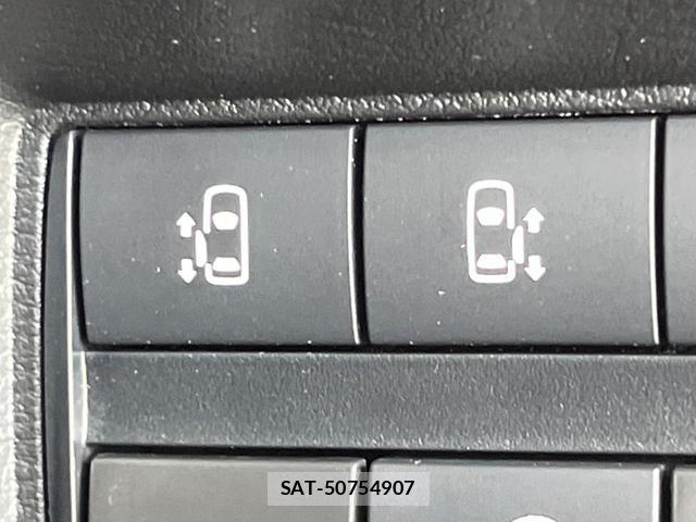 Nissan ROOX 2022-10 8279620-4