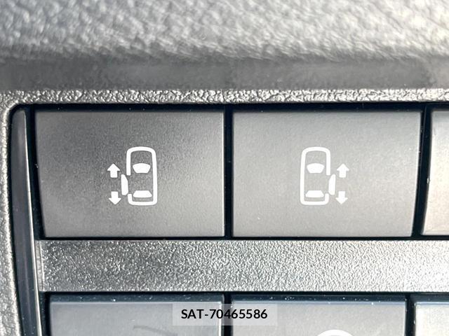 Nissan ROOX 2021-02 8279772-4