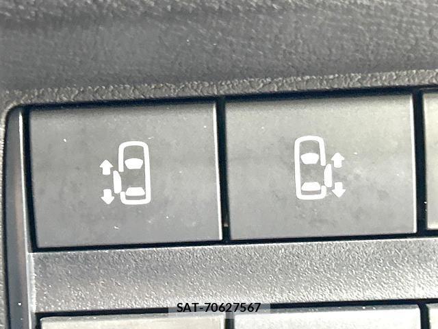 Nissan ROOX 2020-06 8280402-3