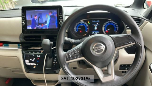 Nissan ROOX 2021-09 8282387-16