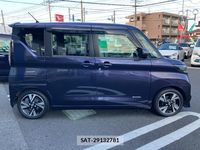 Nissan ROOX 2022-07 8282919-3