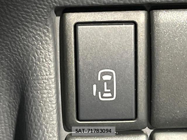 Nissan ROOX 2013-02 8283150-4