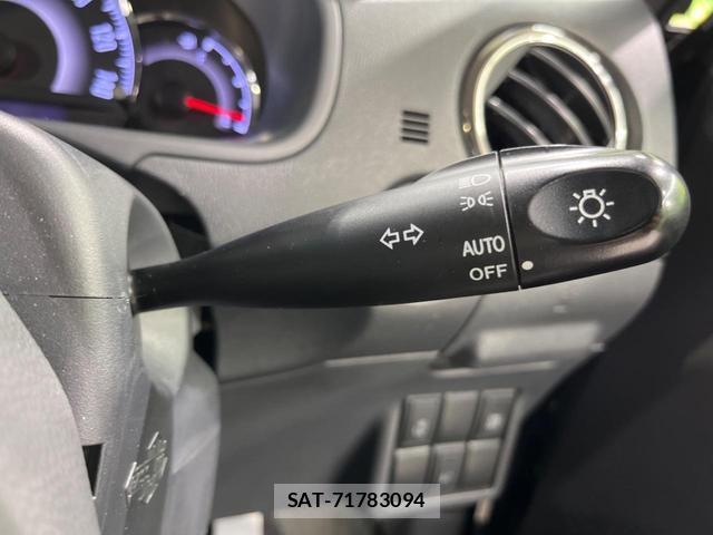 Nissan ROOX 2013-02 8283150-7