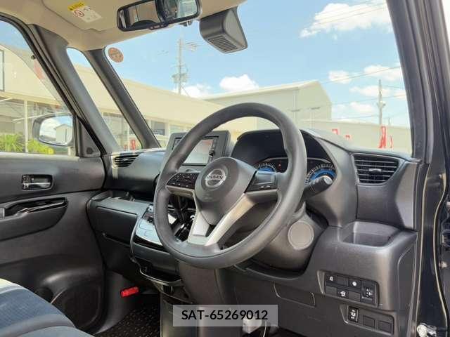 Nissan ROOX 2021-03 8283683-3