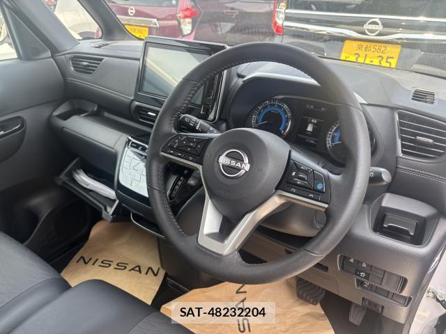 Nissan ROOX 2023-08 8285384-2