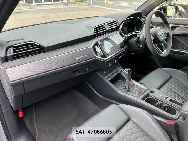 Audi RS Q3 2022-06 8285097-13