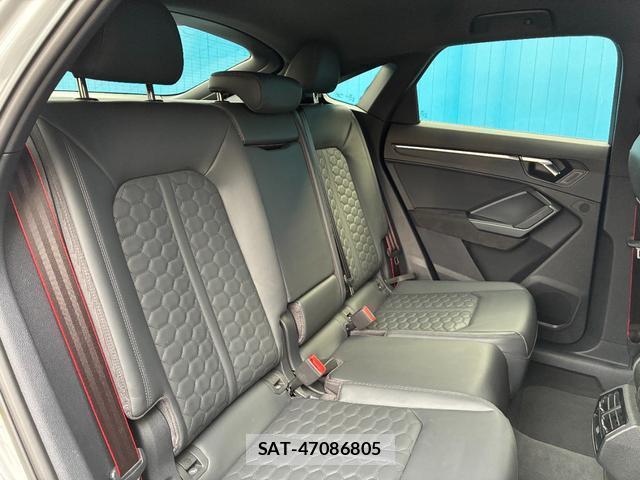 Audi RS Q3 2022-06 8285097-16