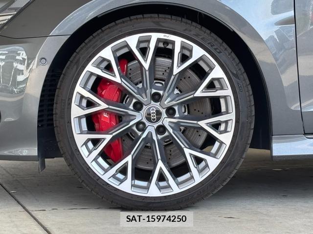 Audi RS3 2023-12 8280415-17