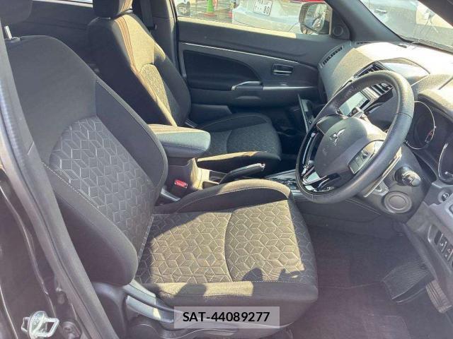 Mitsubishi RVR 2020-04 8276950-3