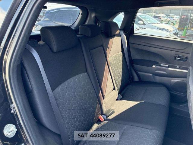 Mitsubishi RVR 2020-04 8276950-4