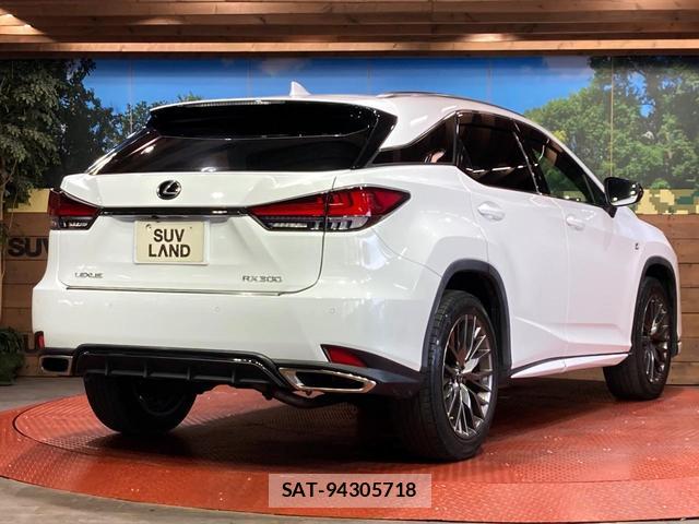 Lexus RX 2021-07 8277636-16