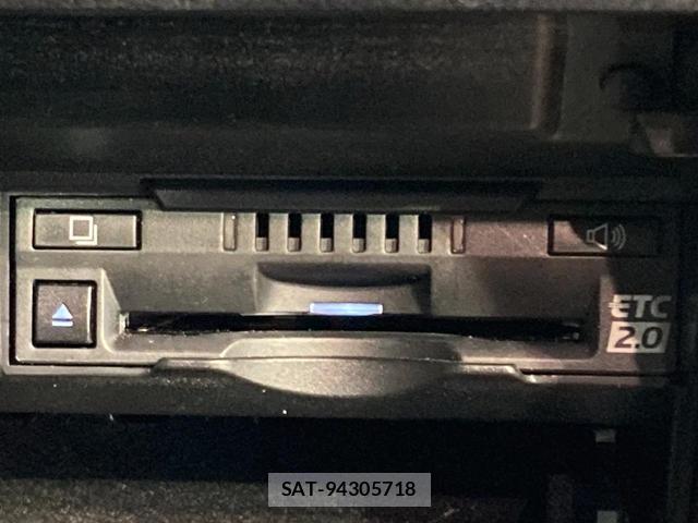 Lexus RX 2021-07 8277636-6