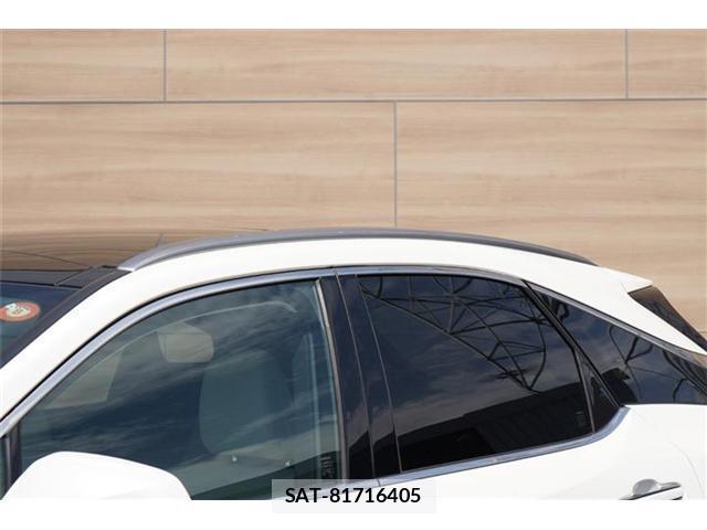 Lexus RX 2023-10 8278115-17