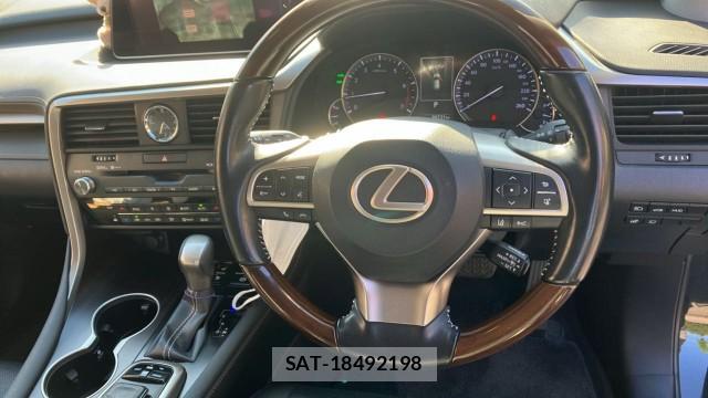 Lexus RX 2018-12 8280501-16