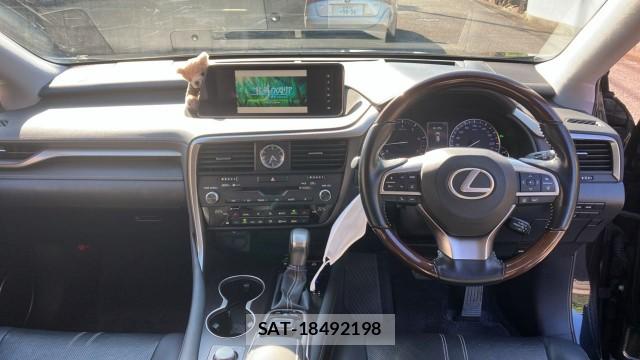 Lexus RX 2018-12 8280501-2
