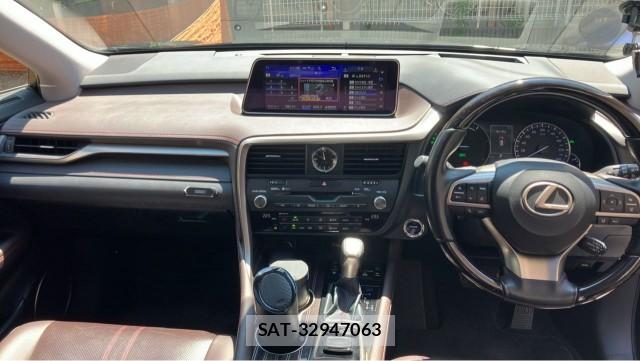 Lexus RX 2018-06 8280596-2