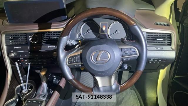 Lexus RX 2021-08 8281402-16