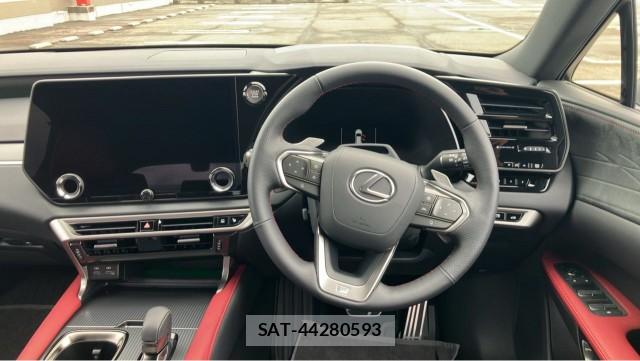 Lexus RX 2026-04 8281493-16