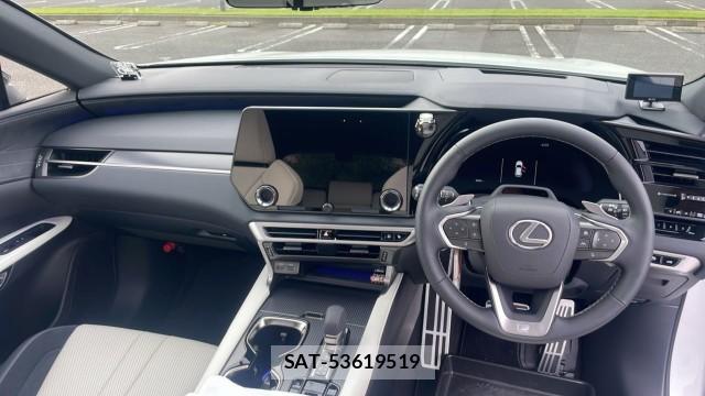 Lexus RX 2025-09 8281541-2