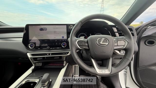 Lexus RX 2025-04 8281761-16