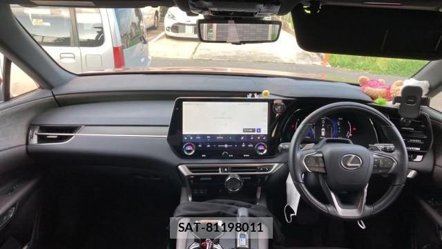 Lexus RX 2023-10 8281865-2