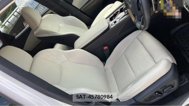 Lexus RX 2024-10 8282280-5
