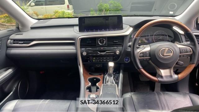 Lexus RX 2020-07 8282303-2