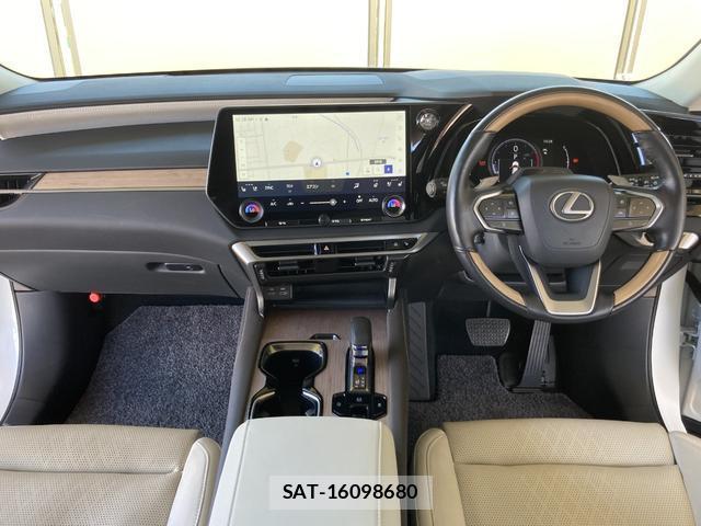 Lexus RX 2024-10 8284706-2